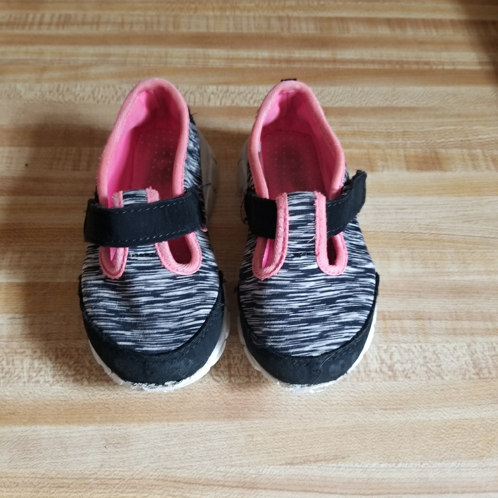 Girls shoes